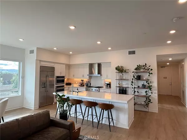 Irvine, CA 92612,3414 Rivington