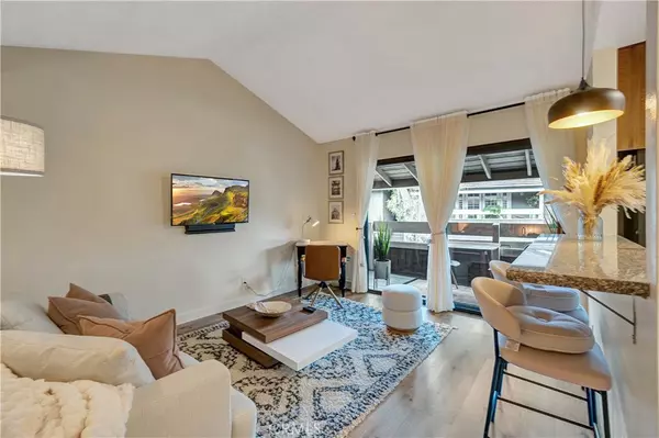 Irvine, CA 92620,174 Streamwood