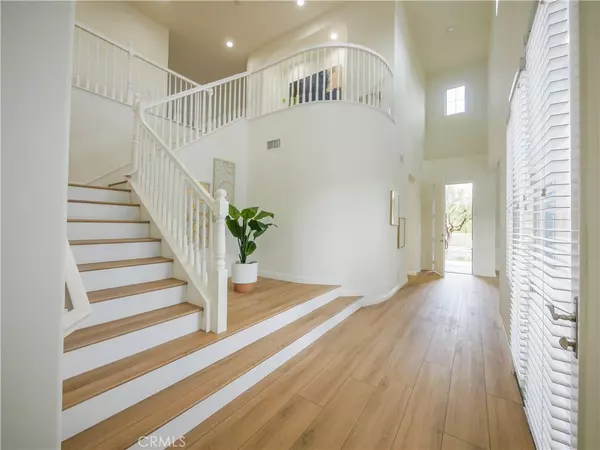 Corona, CA 92883,7725 Lady Banks