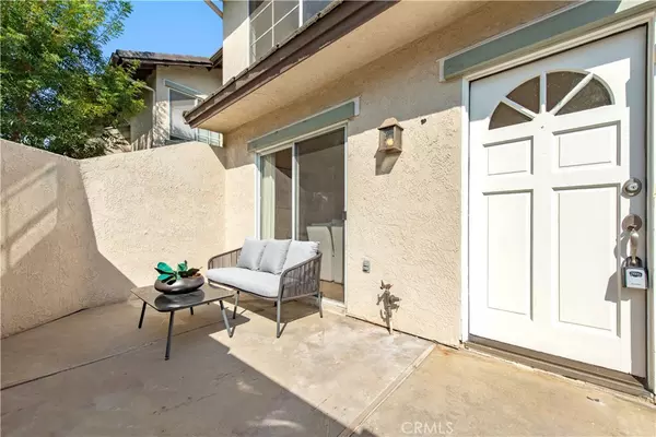 Irvine, CA 92612,28 Exeter #19