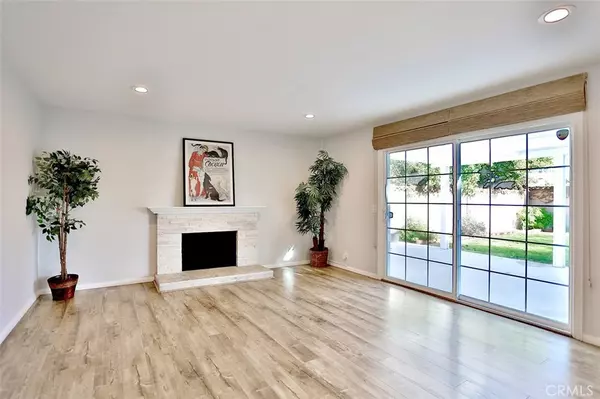 Huntington Beach, CA 92649,16352 Hollywood LN