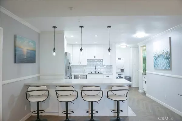 200 Mcneil LN #102, Newport Beach, CA 92663