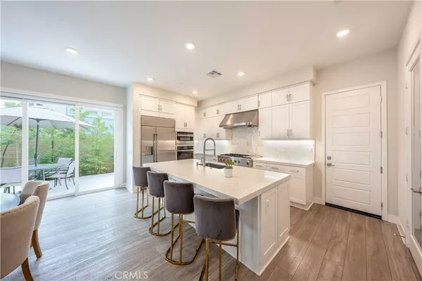 Irvine, CA 92618,217 Chorus