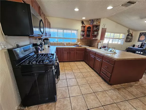 Pomona, CA 91768,606 N Park