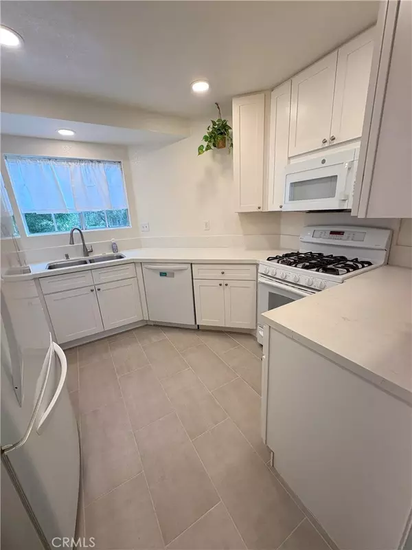 Laguna Hills, CA 92653,24324 Val Verde CT #224