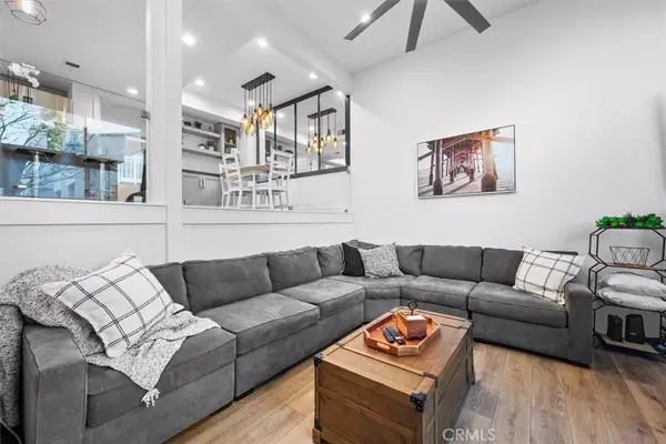 Costa Mesa, CA 92627,380 W Wilson #B106