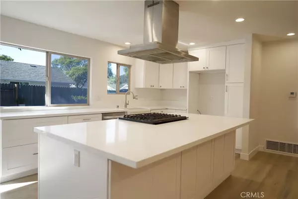 Costa Mesa, CA 92626,3157 Cork