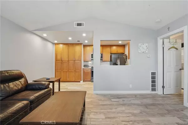 Rancho Santa Margarita, CA 92688,6 Pica Flor