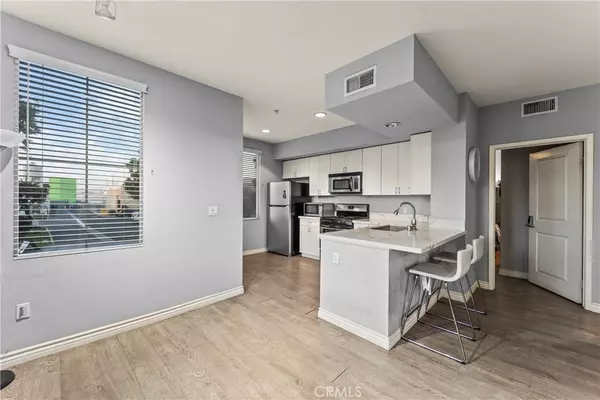 Anaheim, CA 92805,1801 E Katella #2063