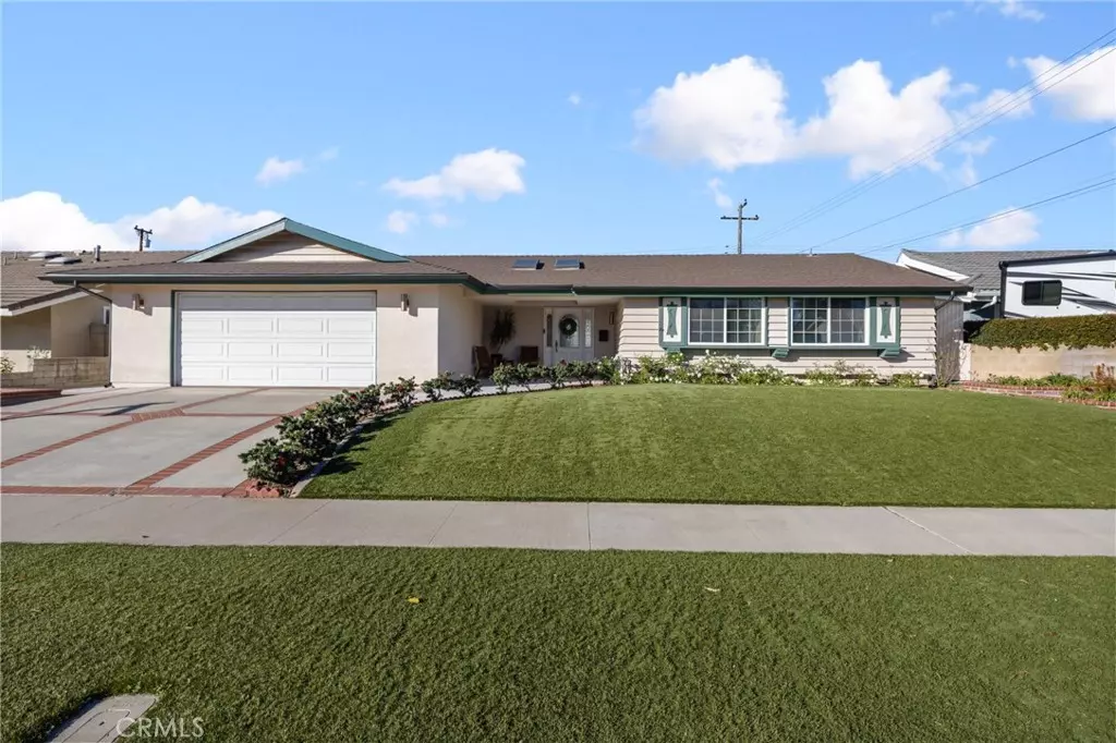 Placentia, CA 92870,5121 Cedarlawn