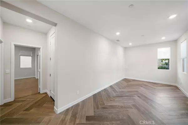 Lake Forest, CA 92630,590 Catalonia