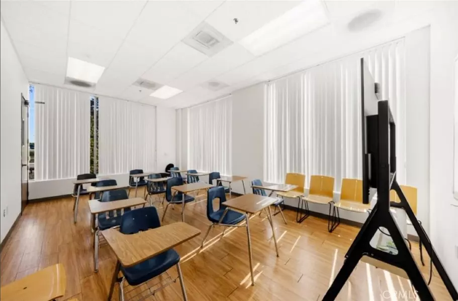 860 Roosevelt(the Second floor), Irvine, CA 92620