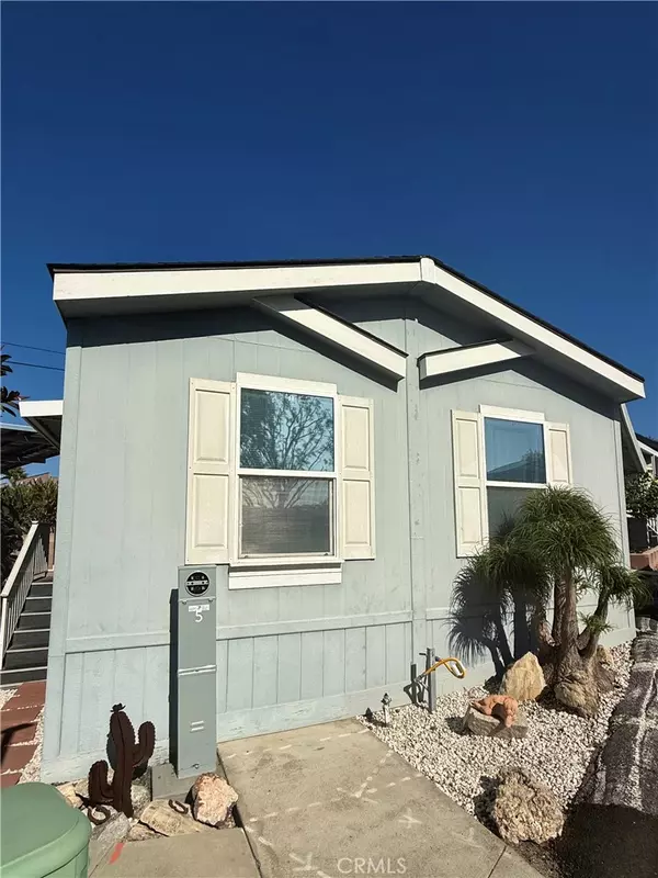 Huntington Beach, CA 92647,17261 Gothard #5