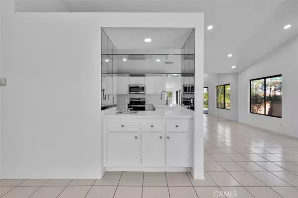 Palm Desert, CA 92211,42004 Sand Dune