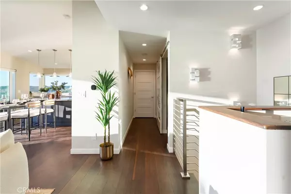 Laguna Beach, CA 92651,2192 Crestview