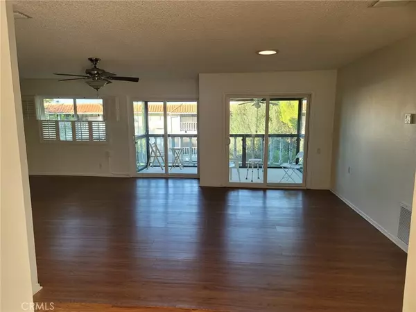 Laguna Woods, CA 92637,2403 VIA MARIPOSA #3A