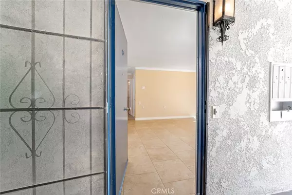 Laguna Woods, CA 92637,2111 Via Puerta #S