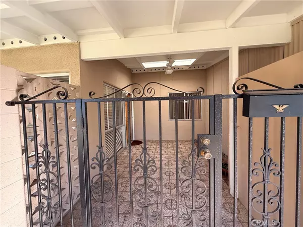 Seal Beach, CA 90740,1321 Prestwick RD #147K