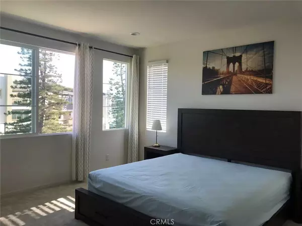 Irvine, CA 92618,608 Cultivate