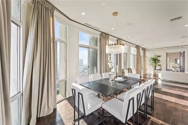 Los Angeles, CA 90012,800 W 1st