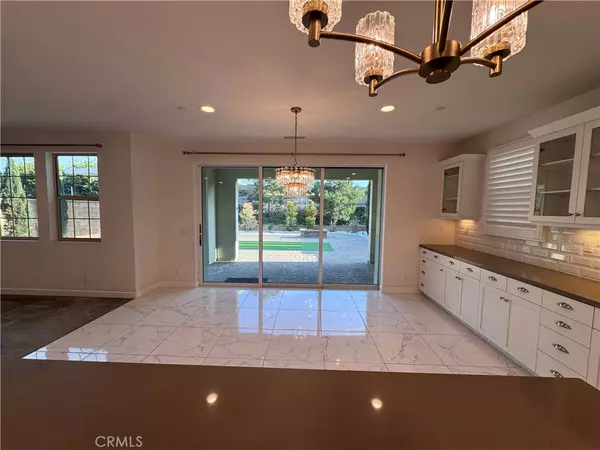 Tustin, CA 92782,277 Barnes RD