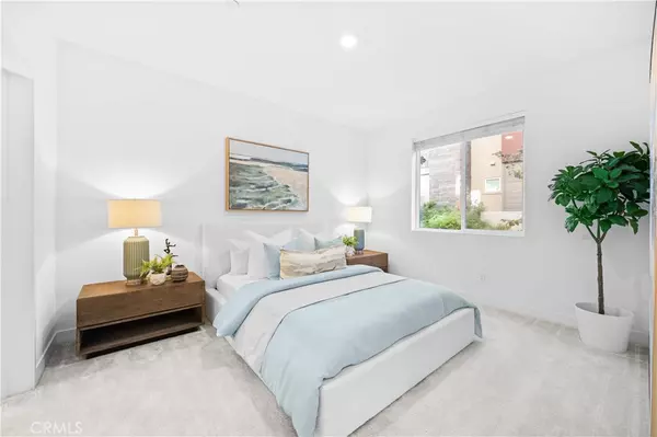 Irvine, CA 92618,344 Tank