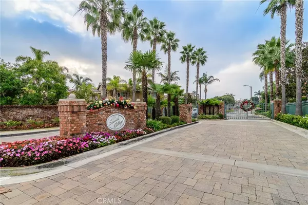 Huntington Beach, CA 92648,7975 Seawall