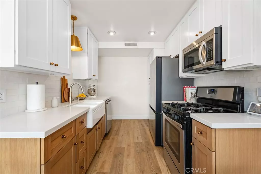 Mission Viejo, CA 92691,22985 Via Cereza #2B