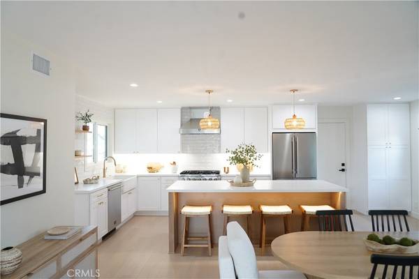 Huntington Beach, CA 92647,6862 Breeland DR