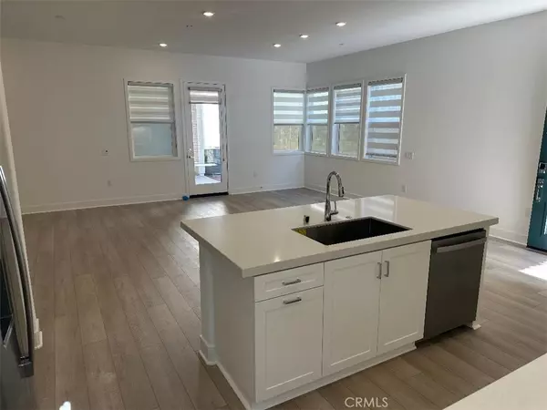 Irvine, CA 92618,512 Nielson