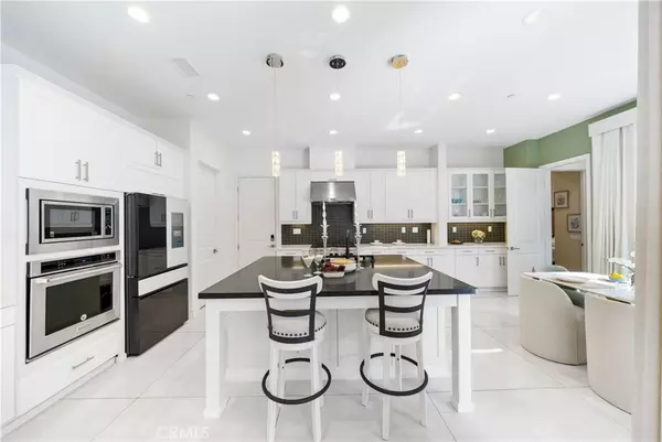 Irvine, CA 92602,66 Furlong