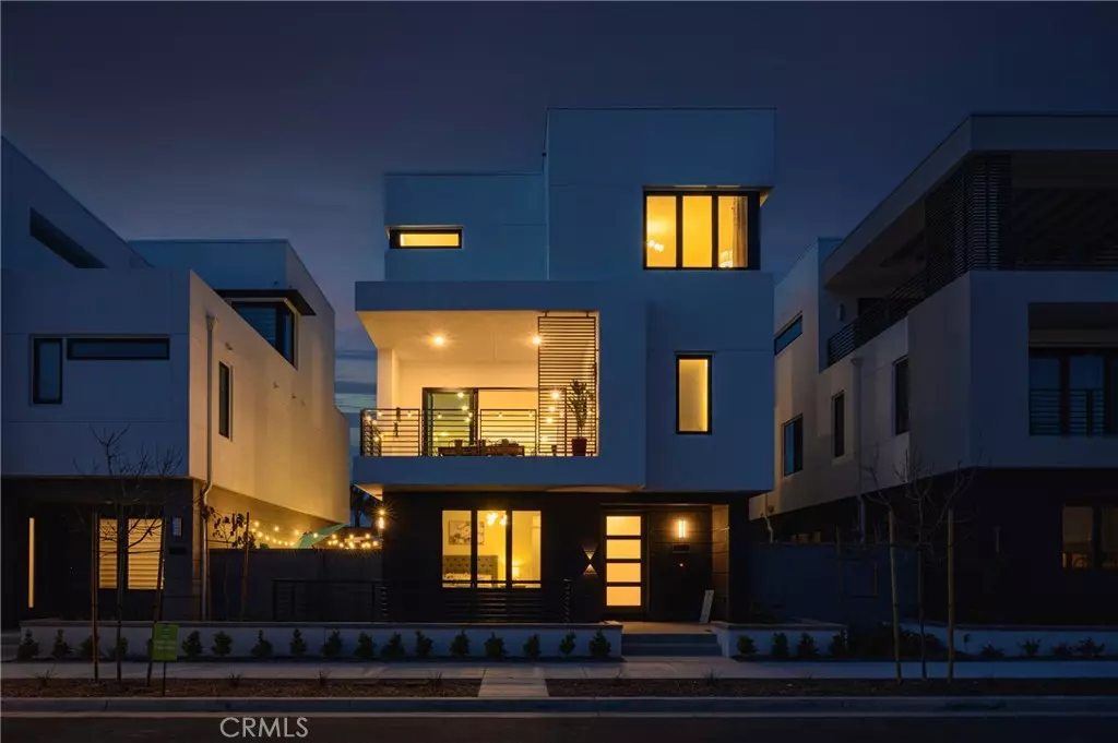 Tustin, CA 92780,2125 Skylar Pl