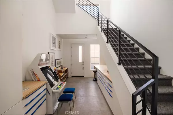 Costa Mesa, CA 92627,2023 Placentia