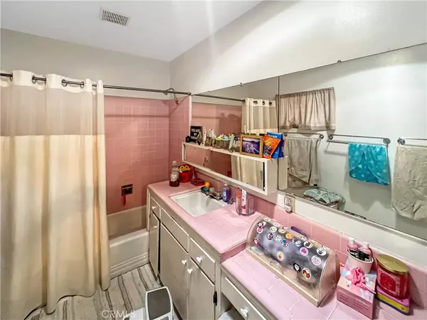 Tustin, CA 92780,12591 Charloma