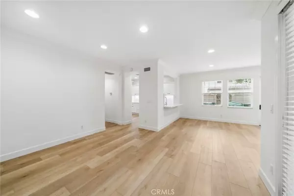 Irvine, CA 92603,236 Terra Cotta