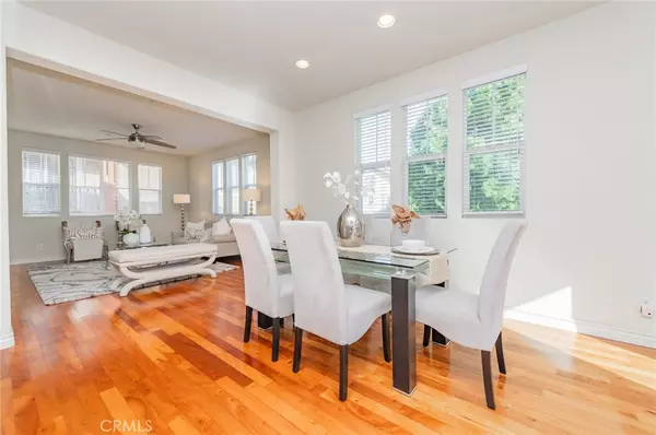 Tustin, CA 92782,10 Flyers