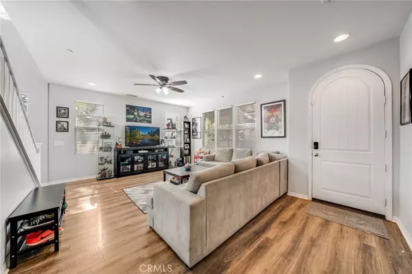 Tustin, CA 92780,1865 Harvest