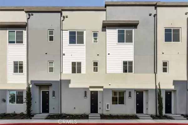 Huntington Beach, CA 92647,7256 Aura CIR