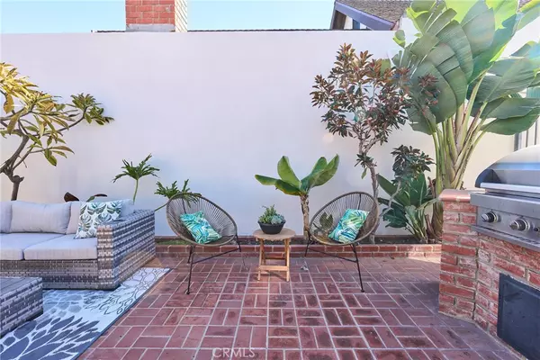 Seal Beach, CA 90740,370 Electric