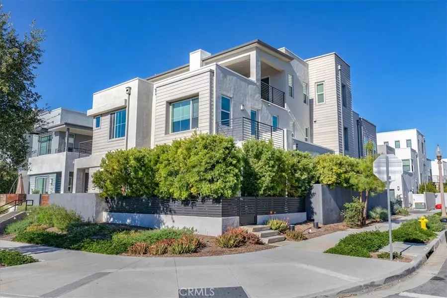 209 Paramount, Irvine, CA 92618