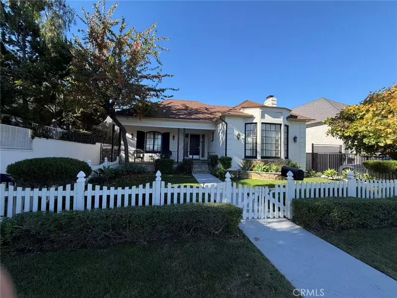 113 N Doheny, Beverly Hills, CA 90211