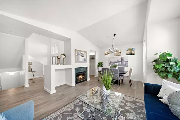 Irvine, CA 92618,2801 Cherrywood