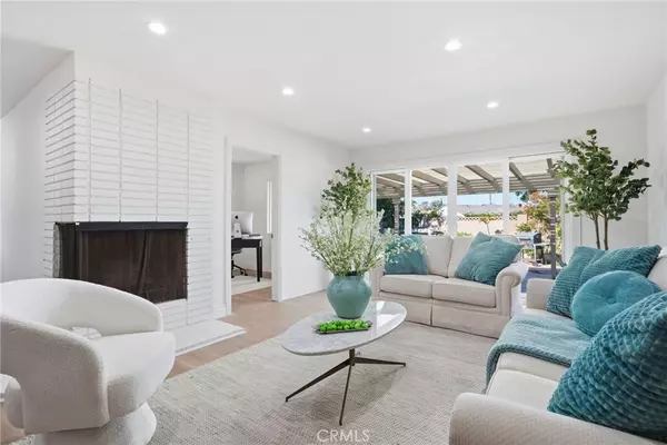 Anaheim, CA 92806,335 N London PL