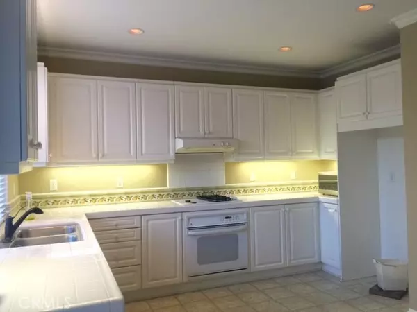 Irvine, CA 92602,28 Asbury