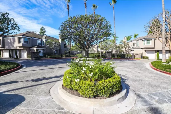 48 Baycrest CT #32, Newport Beach, CA 92660