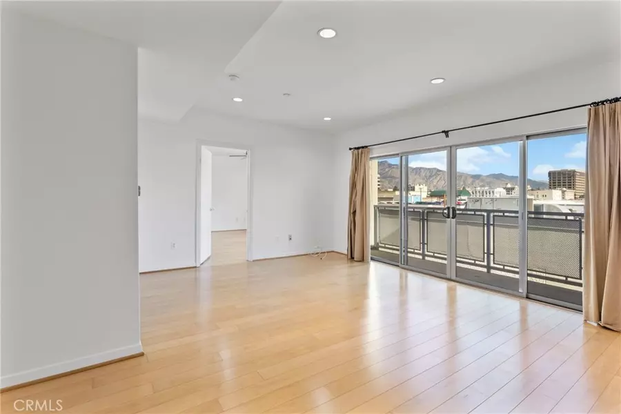 159 W Green, Pasadena, CA 91105