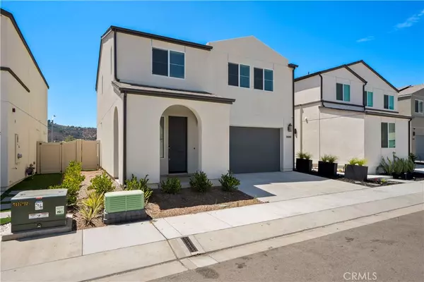 Fallbrook, CA 92028,35060 Hacienda