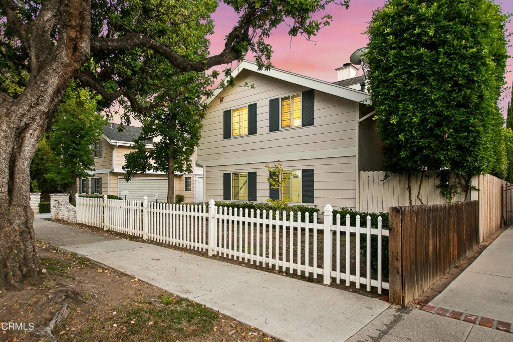 1960 E Villa ST, Pasadena, CA 91107