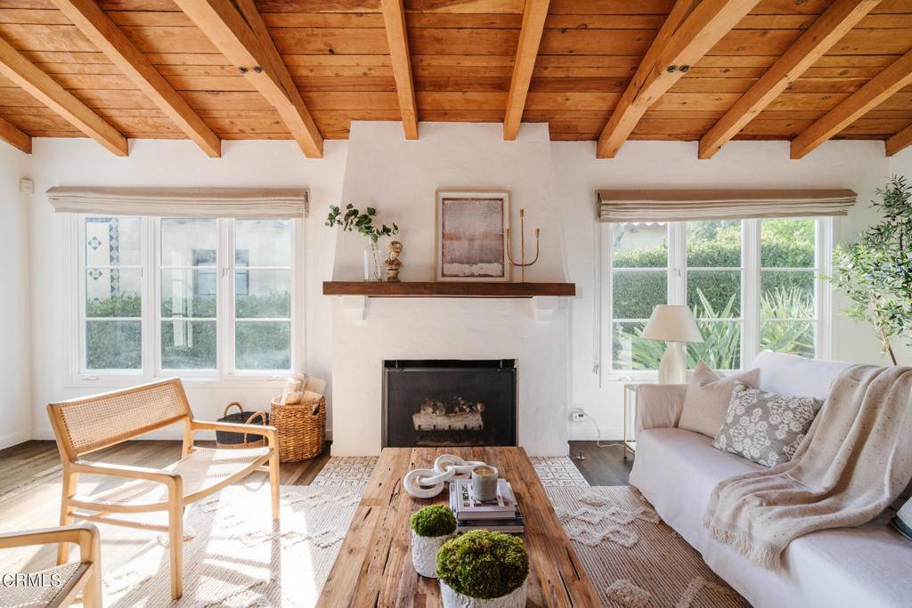 Altadena, CA 91001,1961 Skyview DR