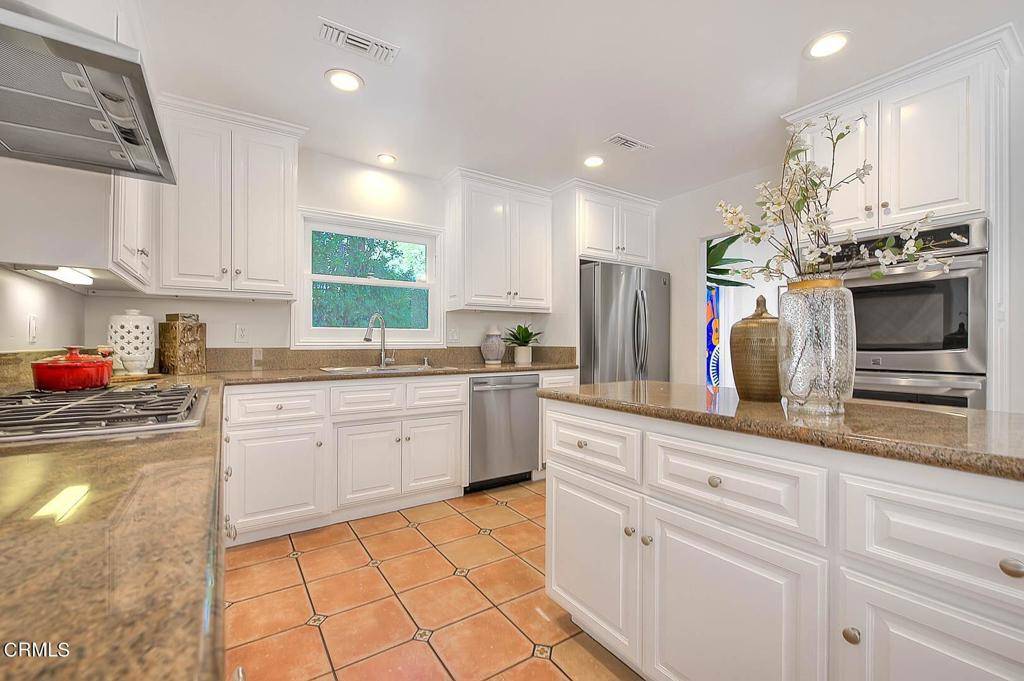 Altadena, CA 91001,2587 N Altadena DR
